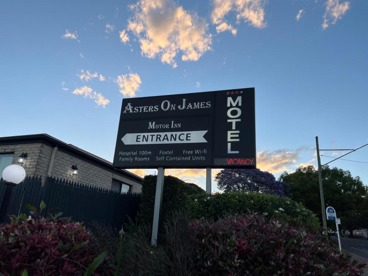Asters On James Motor Inn Toowoomba Exteriör bild