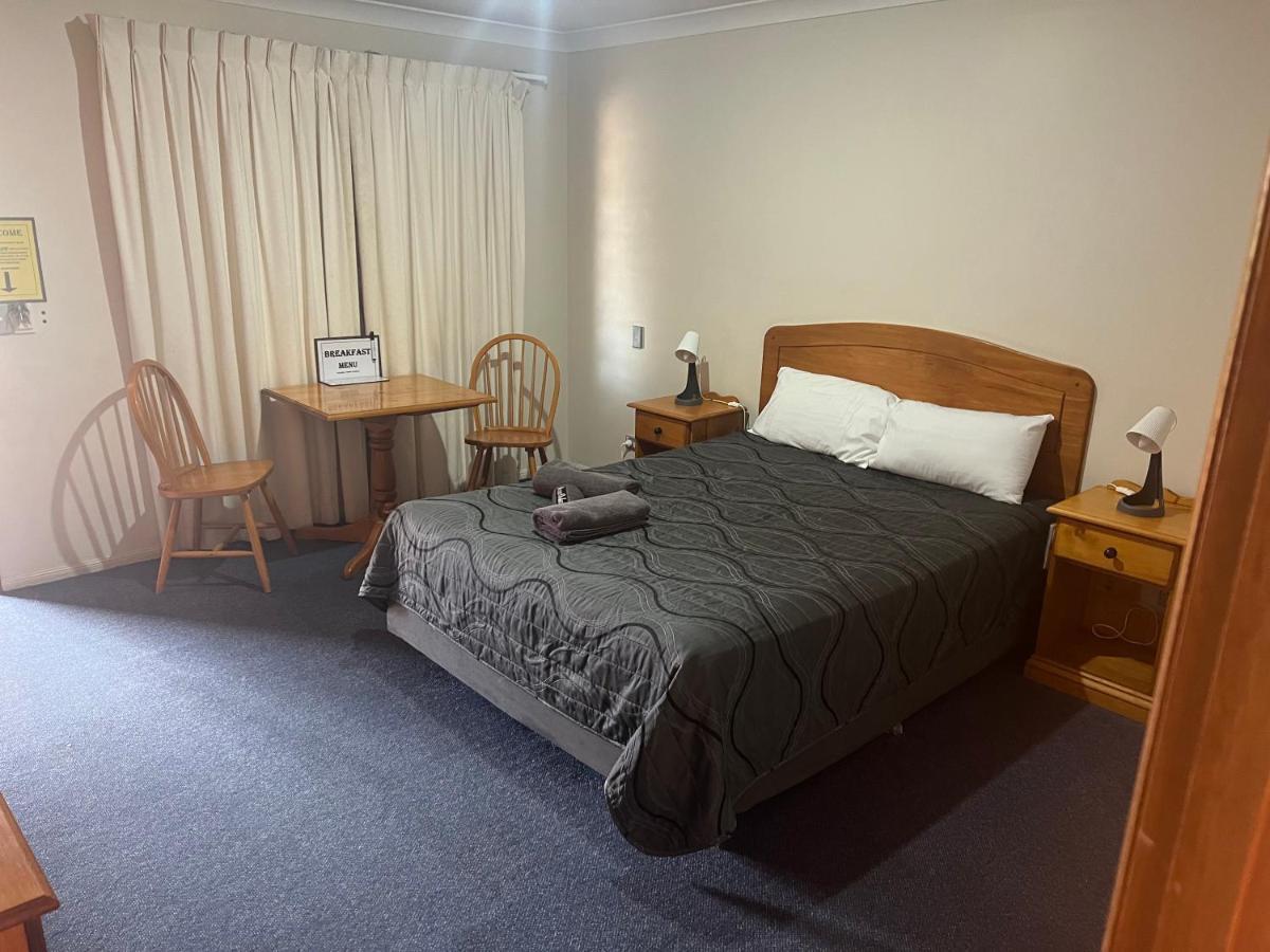 Asters On James Motor Inn Toowoomba Exteriör bild